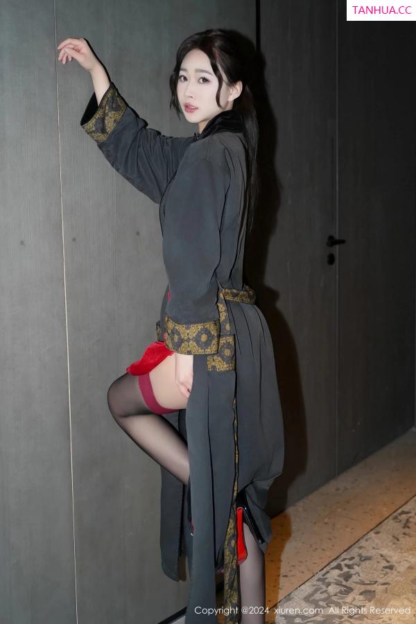   [XiuRen]高清写真图 2024.05.16 No.8547 软糖爱喝奶 黑丝美腿第18张图片